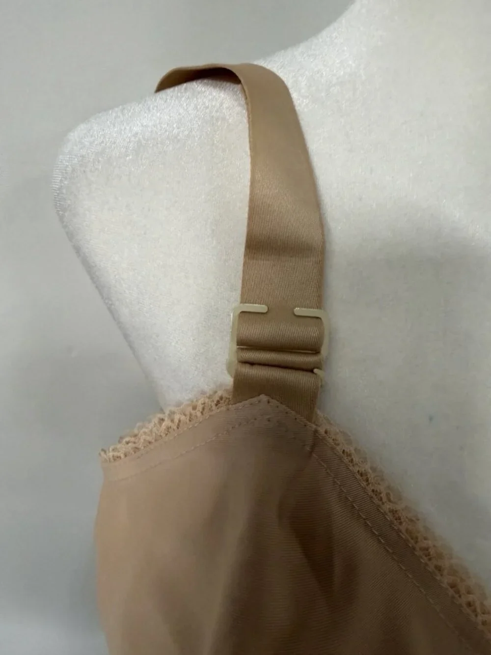 Vtg New 30 H LADY CAMEO COUTURE Bullet BRA Beige Lace‎ Pointed Cups Wirefree USA